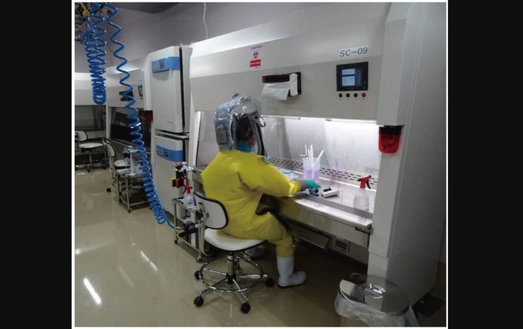 BSL-4-Laboratory-3-1024x645 BSL-4 Laboratory: वो जगह जहाँ इंसान और मौत के बीच सिर्फ़ एक सूट होता है