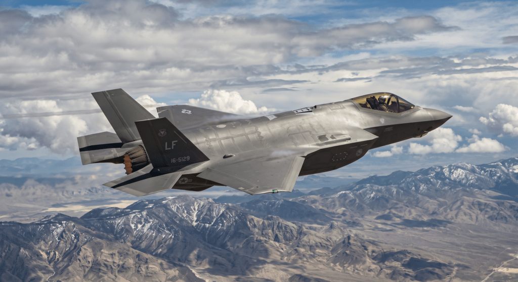 F-35-Lightning-II-1024x559 Stealth Coating: जब 'पेंट' नहीं, बल्कि भौतिकी आसमान में लड़ती है, रडार को धोखा देने वाली 7 परतों की इंजीनियर्ड स्किन का रहस्य