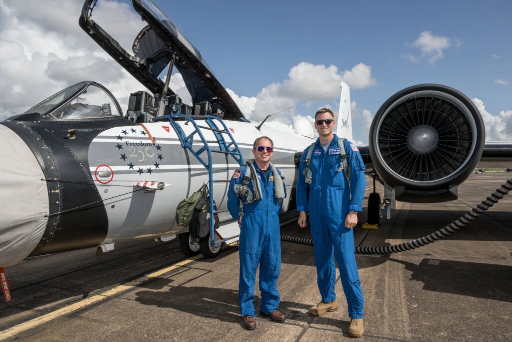 NASA Johnson Pilots Chase Moon’s Shadow for Eclipse Science 