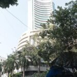 Market’s early rally fizzles out as banking, financial stocks weigh on benchmarks