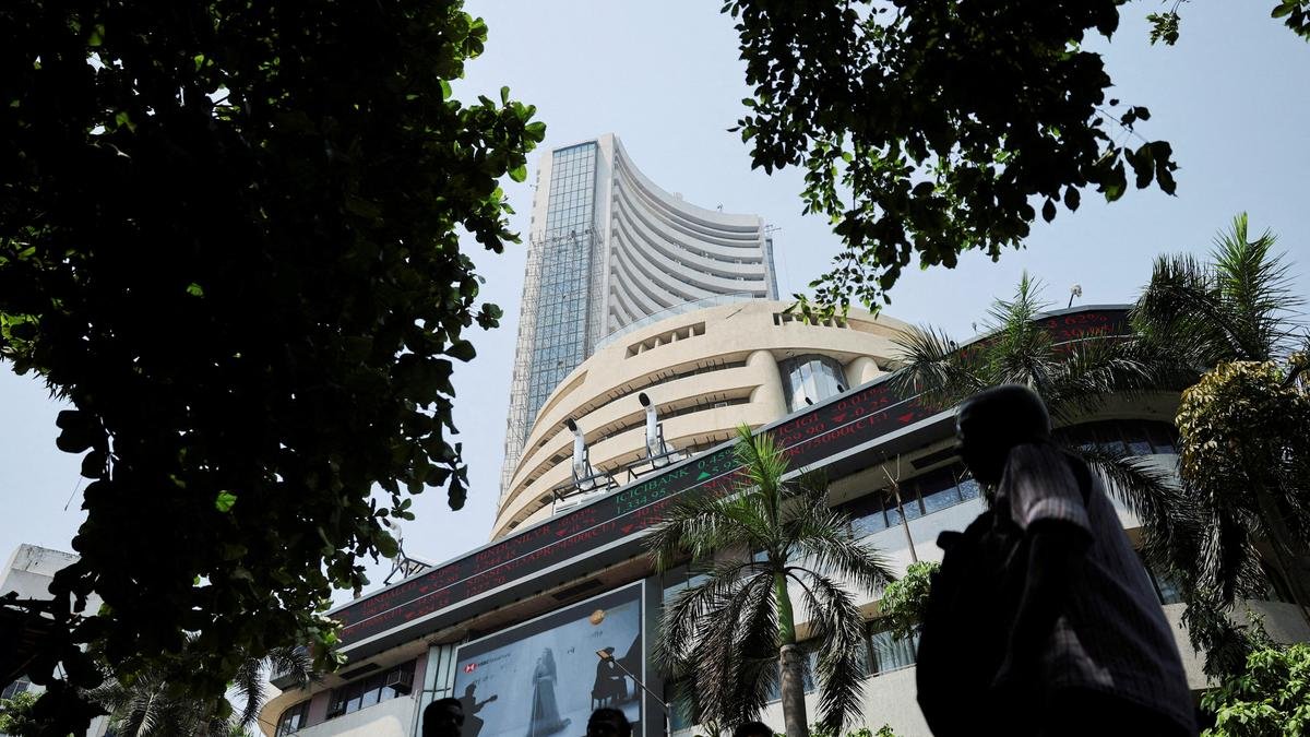 Markets plunge nearly 1%; rise in crude, FOMC decision weigh on investor sentiments