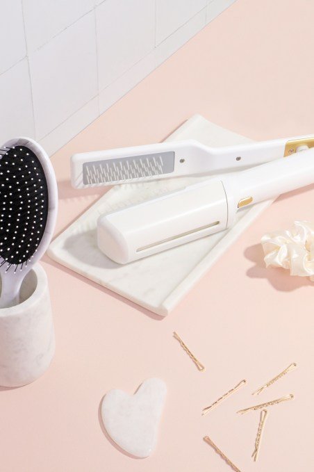 5f104851-bbff-497d-bc2f-408b0b021b01 Dawn Myers is making it easier to style, detangle, and care for curly hair
