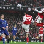 Arsenal sink Everton to join Manchester City at Premier League summit