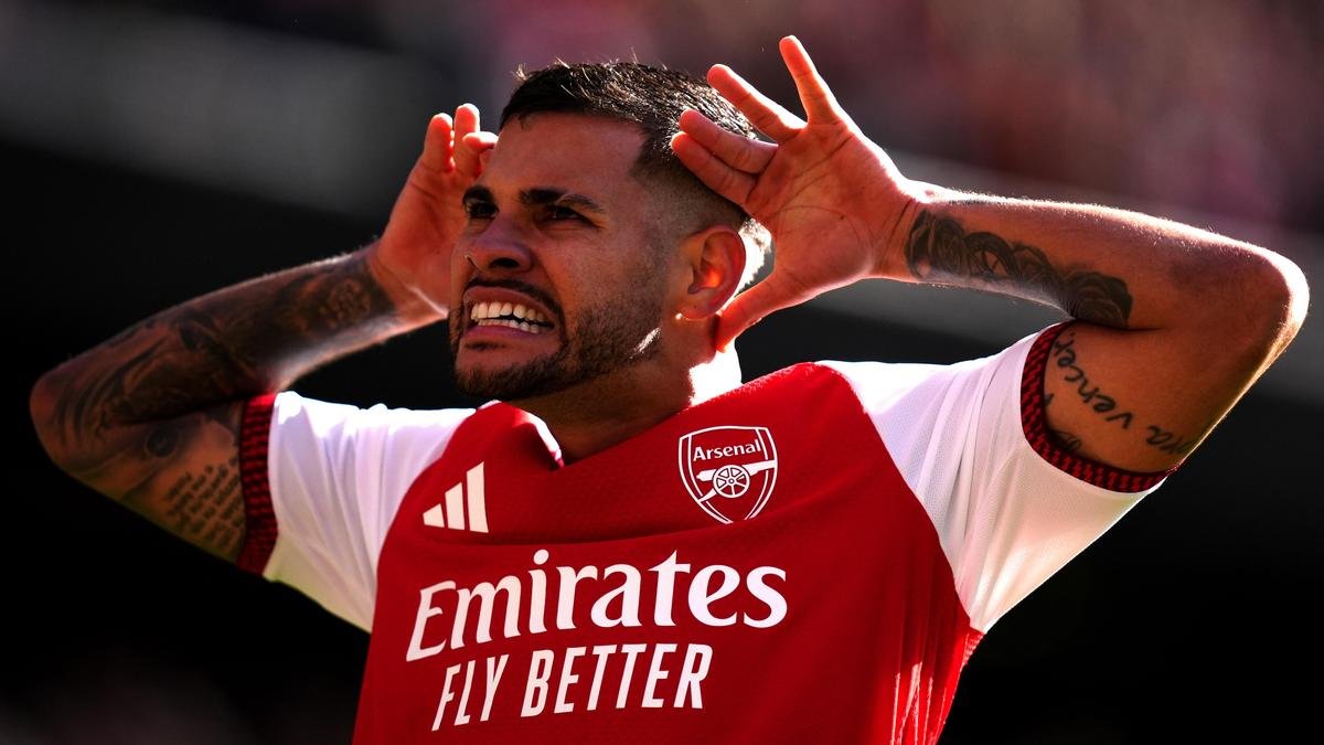 Guimaraes grabs winner as Arsenal rally to beat Leeds Guimaraes grabs winner as Arsenal rally to beat Leeds