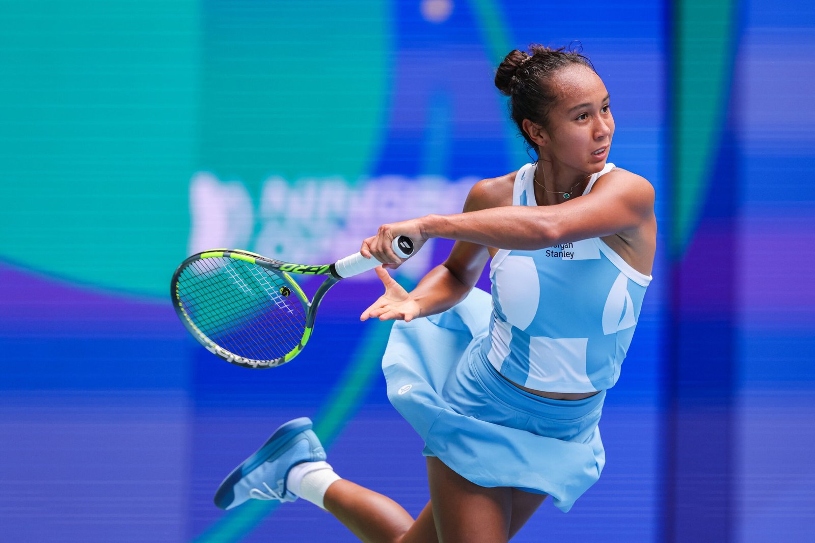 Fernandez escapes Mertens from 5-3 down in decider to win Ningbo thriller
