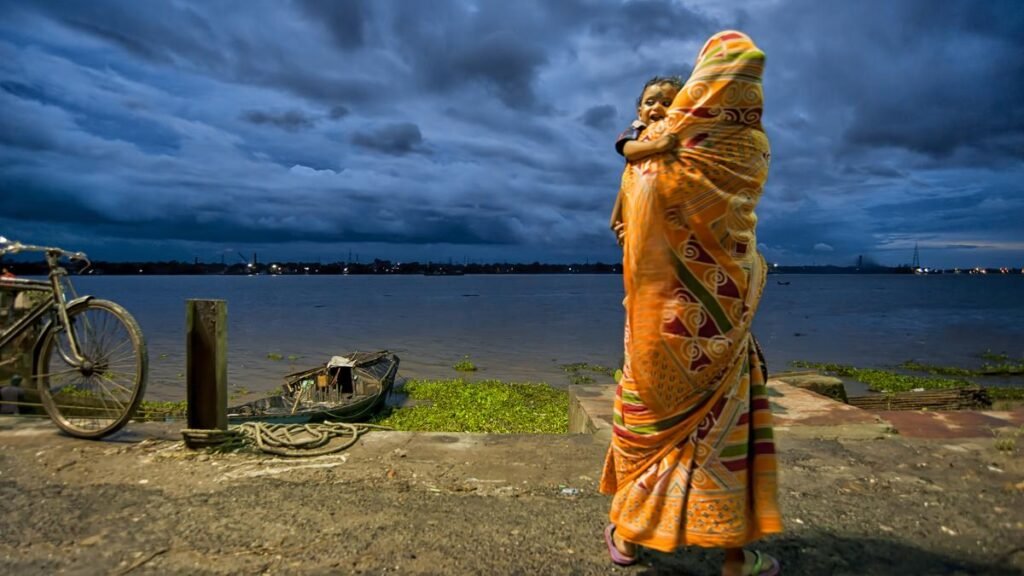 Kolkata Cloud Chasers: The group that chases cyclones, thunderstorms and lightning across Bengal Kolkata Cloud Chasers: The group that chases cyclones, thunderstorms and lightning across Bengal