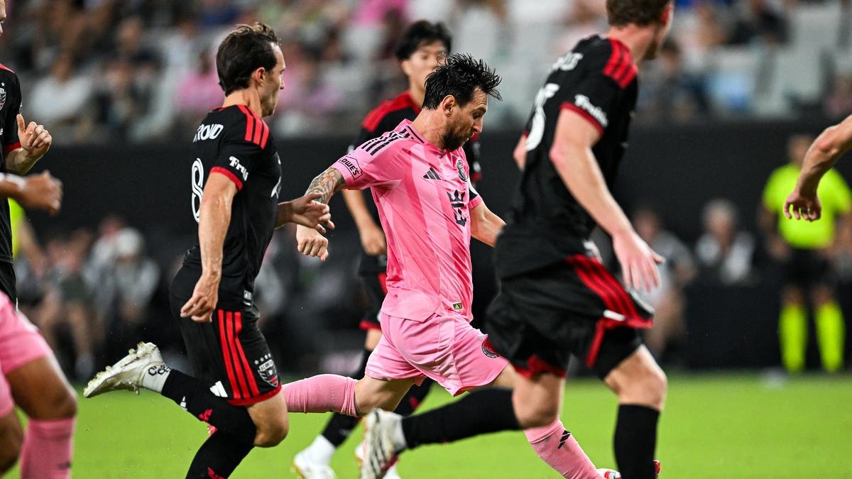 Lionel Messi scores twice in first game since Argentina retirement, Inter Miami beats DC United Lionel Messi scores twice in first game since Argentina retirement, Inter Miami beats DC United