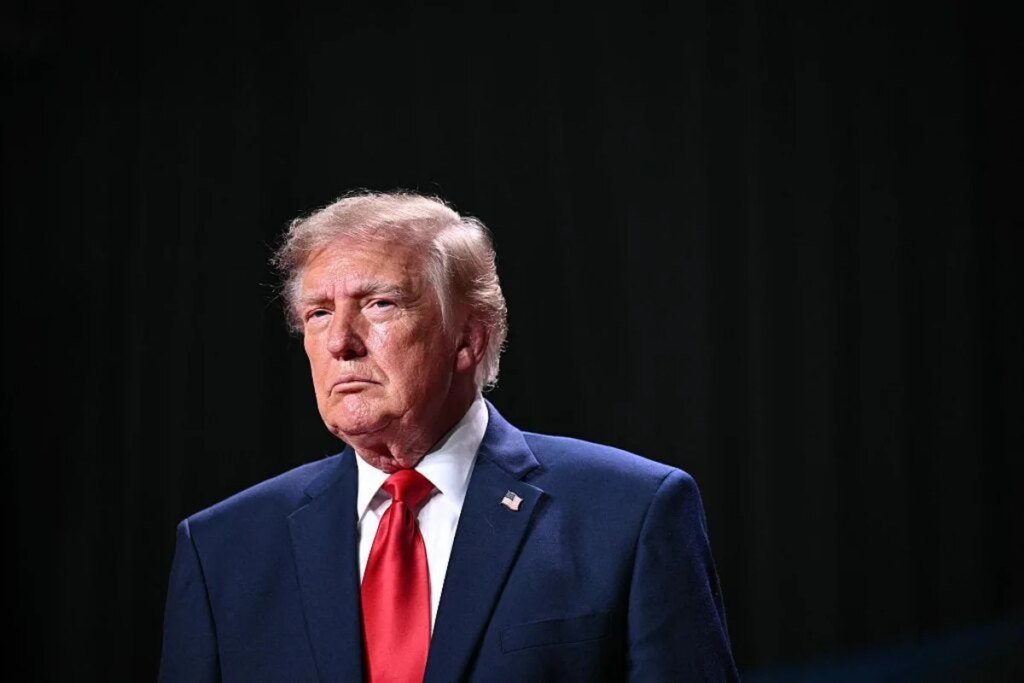 New polls raise alarms for Trump, Republicans