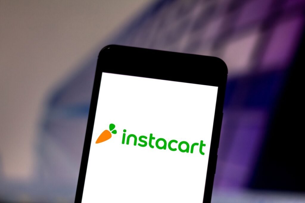 Instacart reportedly discussed selling itself with DoorDash and Uber Instacart reportedly discussed selling itself with DoorDash and Uber