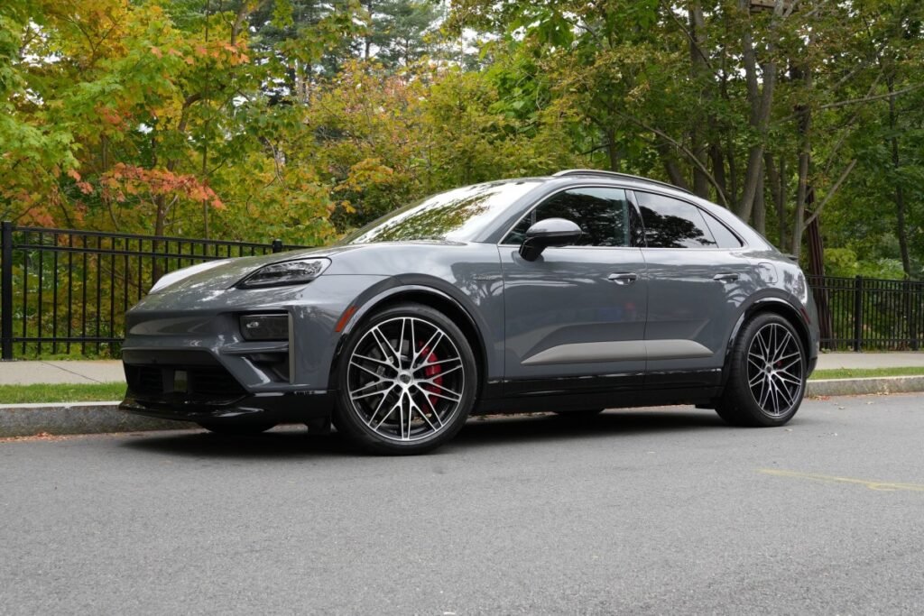 Porsche’s electric Macan Turbo is an automotive existential crisis Porsche’s electric Macan Turbo is an automotive existential crisis